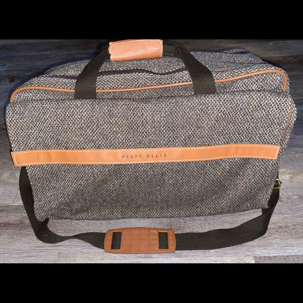 Perry Ellis Duffle Bag brown